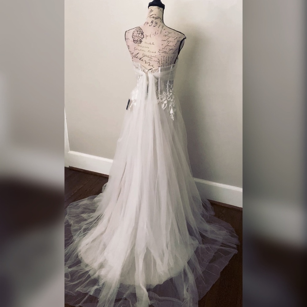 Unique tulle a-line wedding dress sparkly tulle bow - Picture 7 of 7